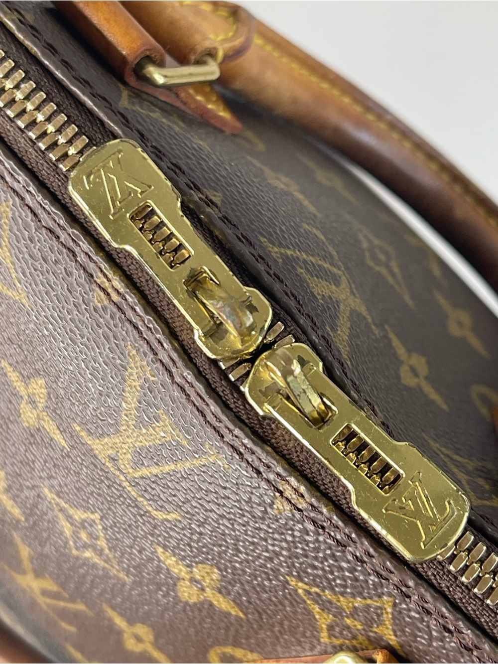Louis Vuitton Alma PM handbag - Picture 10 of 16